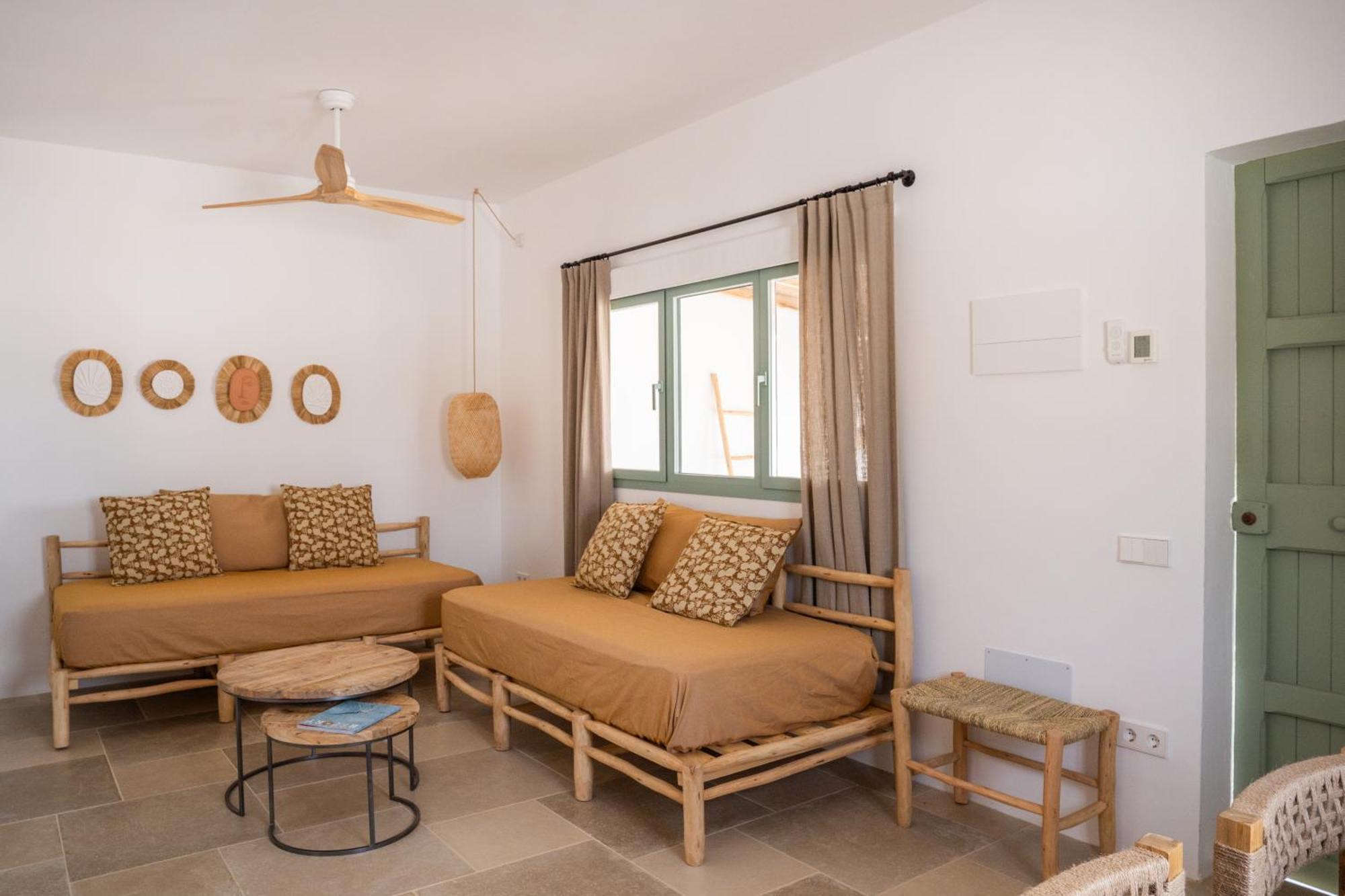 Apartamentos Punta Rasa Cala Saona Ngoại thất bức ảnh